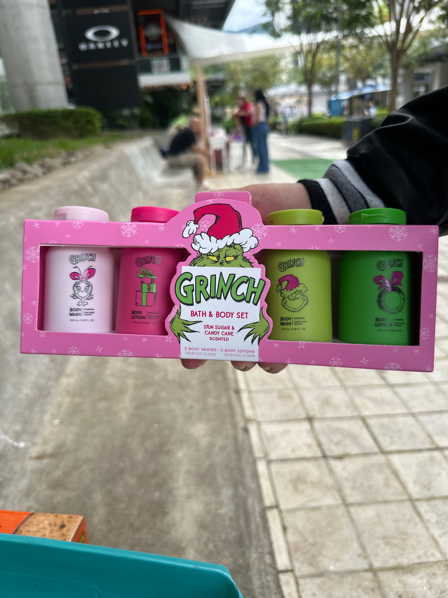 Grinch Bath & Body Set Spun Sugar & Candy Cane Scented