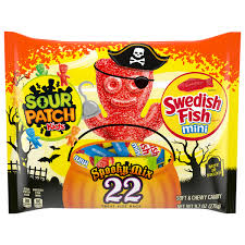 Sour Patch Kids Swedish Fish Mini Spooky Mix 22 Treat Size Bags 9.7 Oz