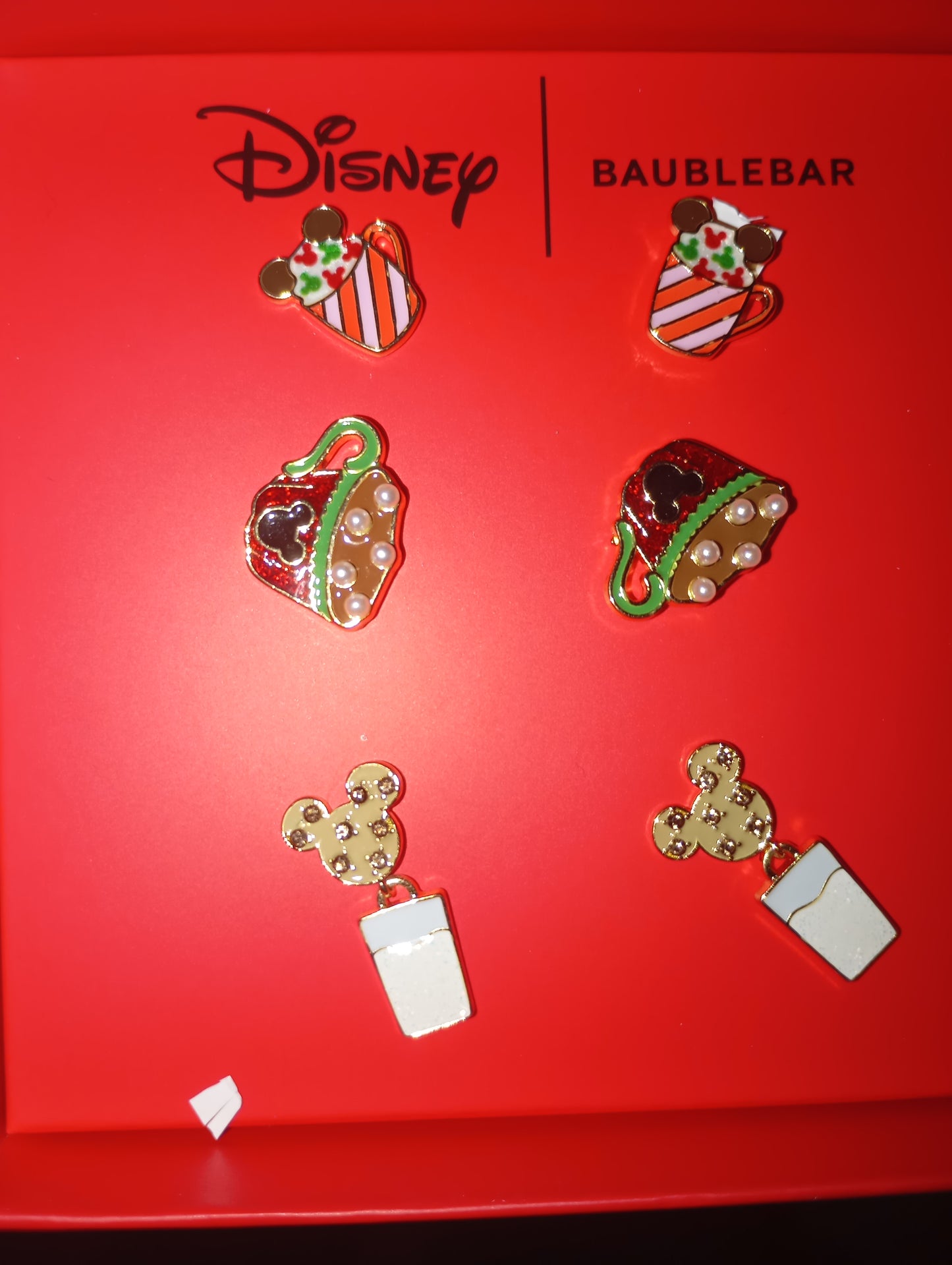 Conjunto de aretes navideños mickey